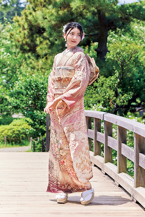 新作振袖