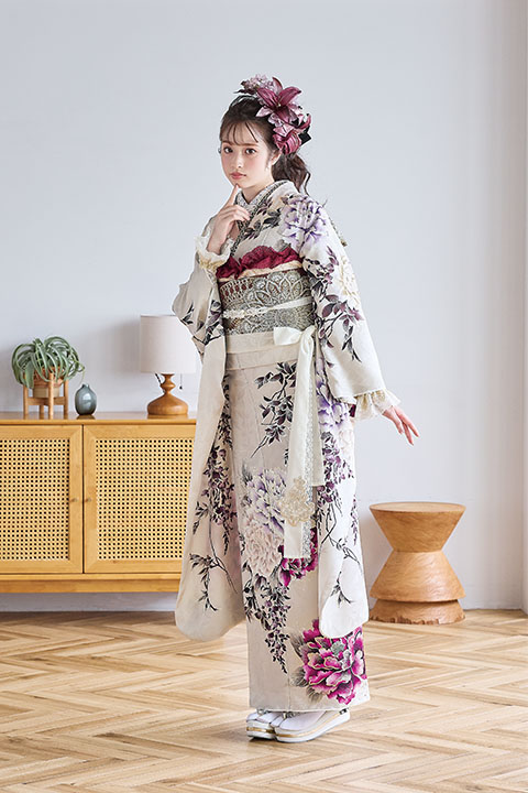 新作振袖