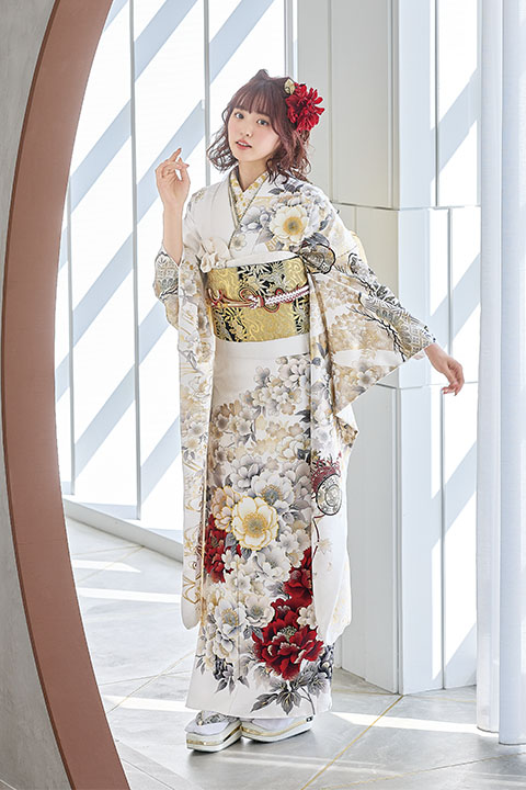 新作振袖